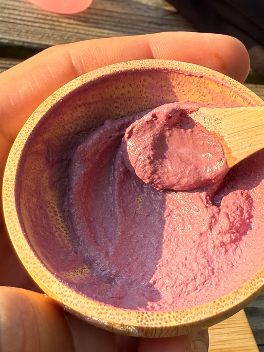 5 Advantages of Powdered Masks + The Power of Plants: 5 Ingredients in Our Masks and How They Transform Your Skin and Hair